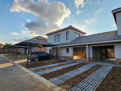 3 Bedroom Townhouse For Sale in Waterval East, Rustenburg - img