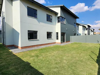 3 Bedroom Townhouse To Rent in Waterval East, Rustenburg - img