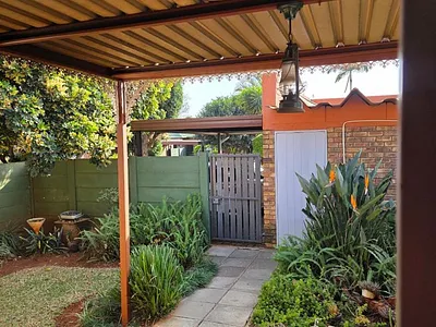 2 Bedroom Townhouse To Rent in Pretoria - img