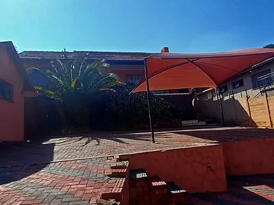 3 Bedroom House For Sale in Roodepoort - q6W4.webp