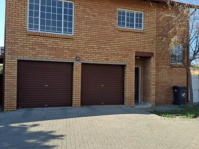 3 Bedroom Townhouse For Sale in Pretoria - ROMK.webp