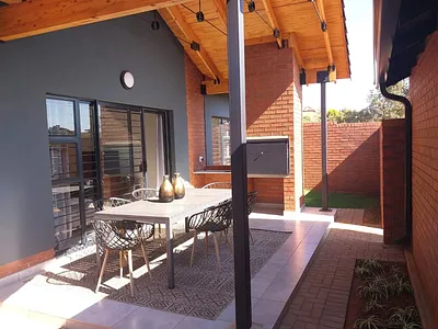 3 Bedroom Townhouse To Rent in Olympus AH, Pretoria - img