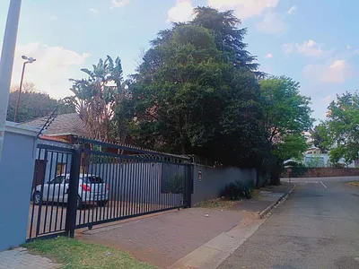 4 Bedroom House For Sale in Johannesburg - T1EX.webp