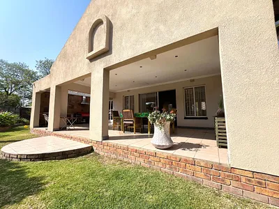 4 Bedroom House For Sale in Benoni - otlC.webp