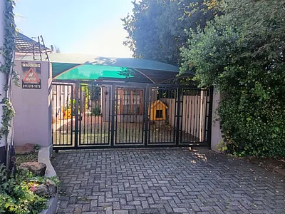 2 Bedroom House For Sale in Johannesburg - img