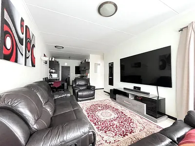 2 Bedroom Apartment For Sale in Edenvale - img