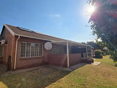 2 Bedroom Townhouse For Sale in Pretoria - k2lL.webp
