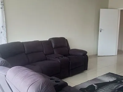 2 Bedroom Apartment For Sale in Roodepoort - HuJK.webp