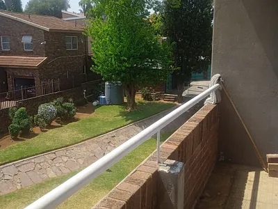 2 Bedroom Apartment For Sale in Roodepoort - oFyF.webp