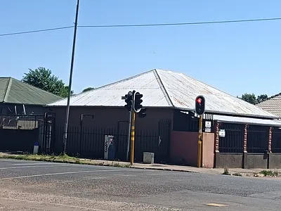 5 Bedroom House For Sale in Johannesburg - EMtt.webp