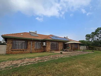 5 Bedroom House For Sale in Akasia - rgFy.webp