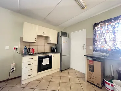 1 Bedroom Apartment For Sale in Kempton Park - img