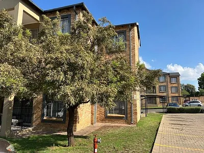2 Bedroom Apartment To Rent in Randburg - pVuD.webp