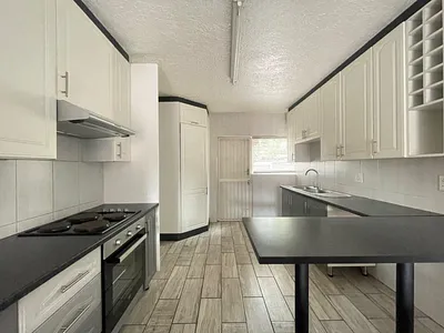 3 Bedroom Townhouse To Rent in Kempton Park - PYUs.webp