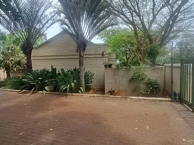 2 Bedroom Townhouse For Sale in Pretoria - iFQV.webp