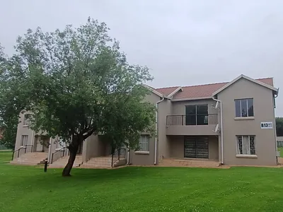 2 Bedroom Apartment To Rent in Roodepoort - WBqV.webp