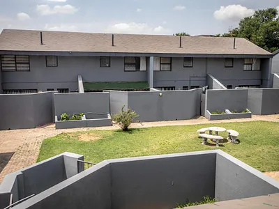 3 Bedroom Townhouse For Sale in Sasolburg - MYsG.webp