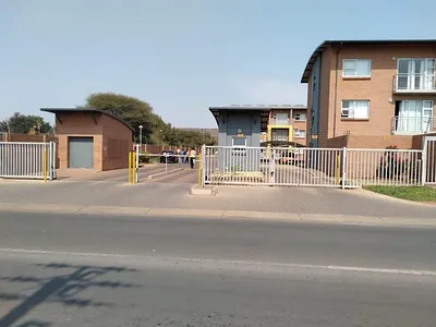 1 Bedroom Apartment To Rent in Pretoria - img