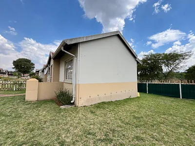 2 Bedroom Townhouse For Sale in Johannesburg - img