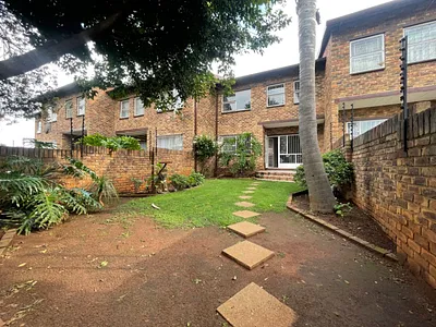 3 Bedroom Townhouse To Rent in Kempton Park - VHfx.webp