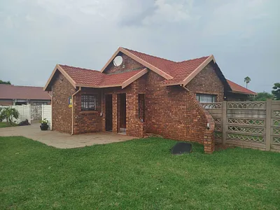 3 Bedroom House For Sale in Akasia - QG2u.webp