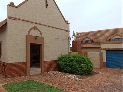 3 Bedroom Townhouse For Sale in Pretoria - zbi5.webp
