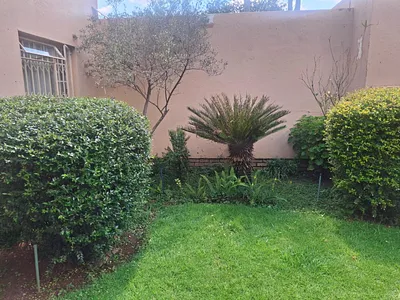 2 Bedroom Townhouse For Sale in Pretoria - 55d8.webp