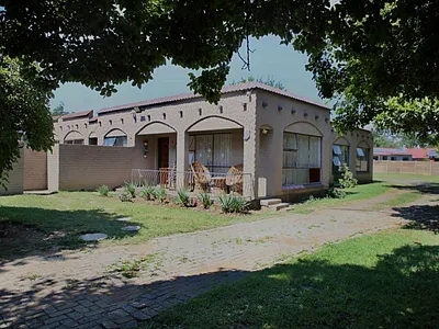 3 Bedroom House For Sale in Heilbron - P3AM.webp