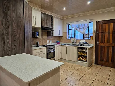 3 Bedroom House For Sale in Theresapark, Akasia - 87Mg.webp