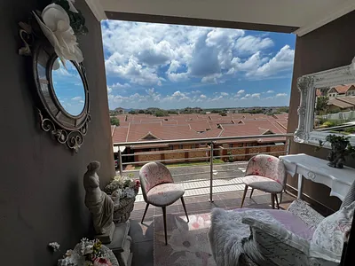 2 Bedroom Apartment For Sale in Pretoria - 69TK.webp