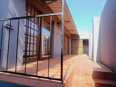 18 Bedroom House For Sale in Hurst Hill, Johannesburg - ik22.webp
