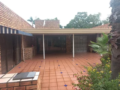 5 Bedroom House For Sale in Monument Park, Pretoria - UvhX.webp