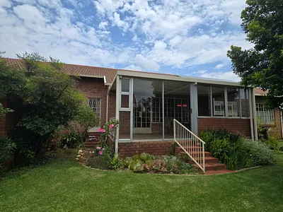 3 Bedroom Townhouse For Sale in Pretoria - img