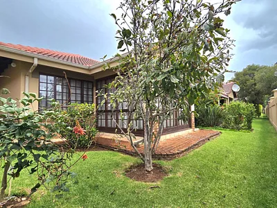 2 Bedroom Townhouse For Sale in Pretoria - GARY.webp