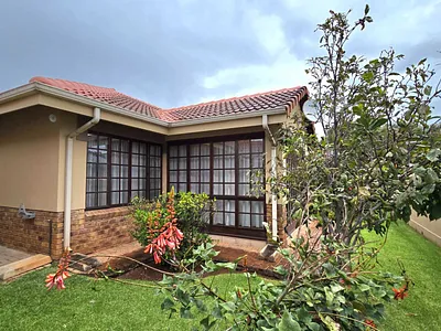 2 Bedroom Townhouse For Sale in Pretoria - l67y.webp