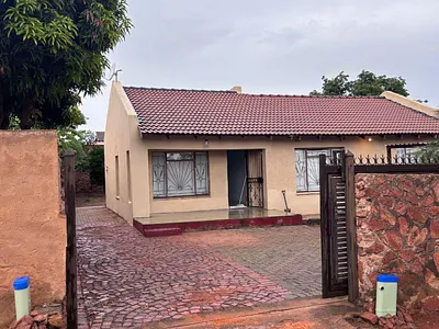 3 Bedroom House To Rent in Soshanguve M, Soshanguve - WIGb.webp