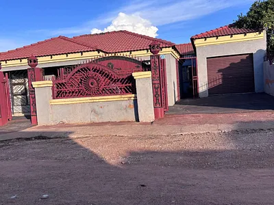 4 Bedroom House For Sale in Soshanguve W, Soshanguve - 9n9q.webp