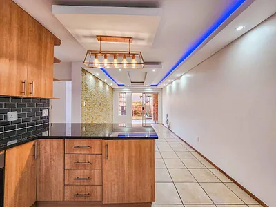 2 Bedroom Apartment For Sale in Akasia - HnHj.webp