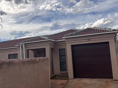 3 Bedroom House To Rent in Akasia - 2IgV.webp