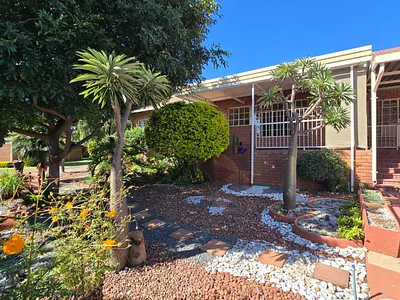 2 Bedroom Townhouse For Sale in Pretoria - tqcI.webp