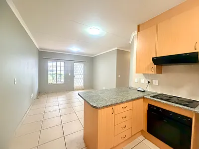 3 Bedroom Apartment For Sale in Boksburg - img