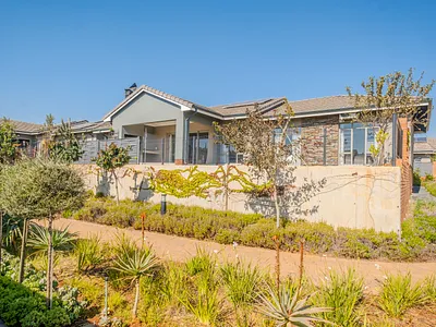 3 Bedroom House For Sale in Waterkloof Estate, Pretoria - 4EZx.webp