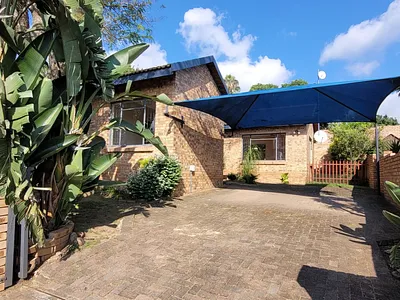 3 Bedroom Townhouse For Sale in Nelspruit - LWum.webp