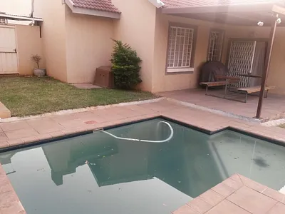 3 Bedroom Townhouse To Rent in Nelspruit - 2cMC.webp