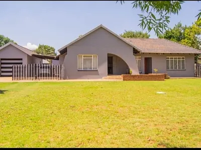 3 Bedroom House For Sale in Wilkeville, Klerksdorp - qdnh.webp