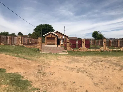 2 Bedroom House For Sale in Ladybrand - WdRd.webp