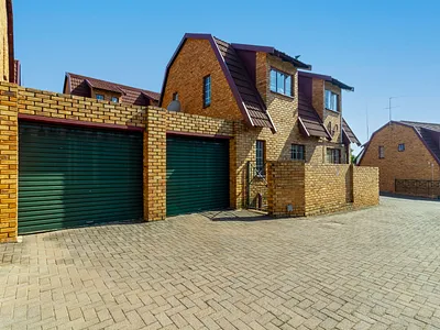 4 Bedroom Townhouse For Sale in Randburg - fukd.webp