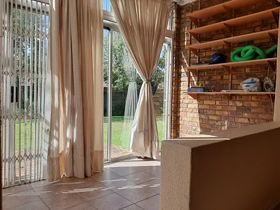 2 Bedroom Apartment For Sale in Kempton Park - cMp0.webp