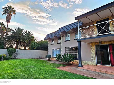 4 Bedroom House For Sale in Kimberley - iY2a.webp