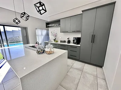 4 Bedroom House For Sale in Mossel Bay - r4u1.webp